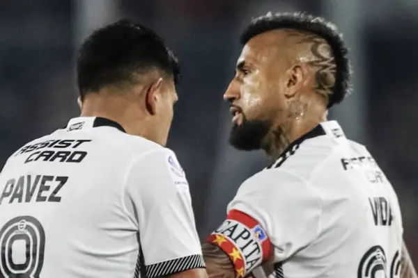 Esteban Pavez y Arturo Vidal ,Redes sociales