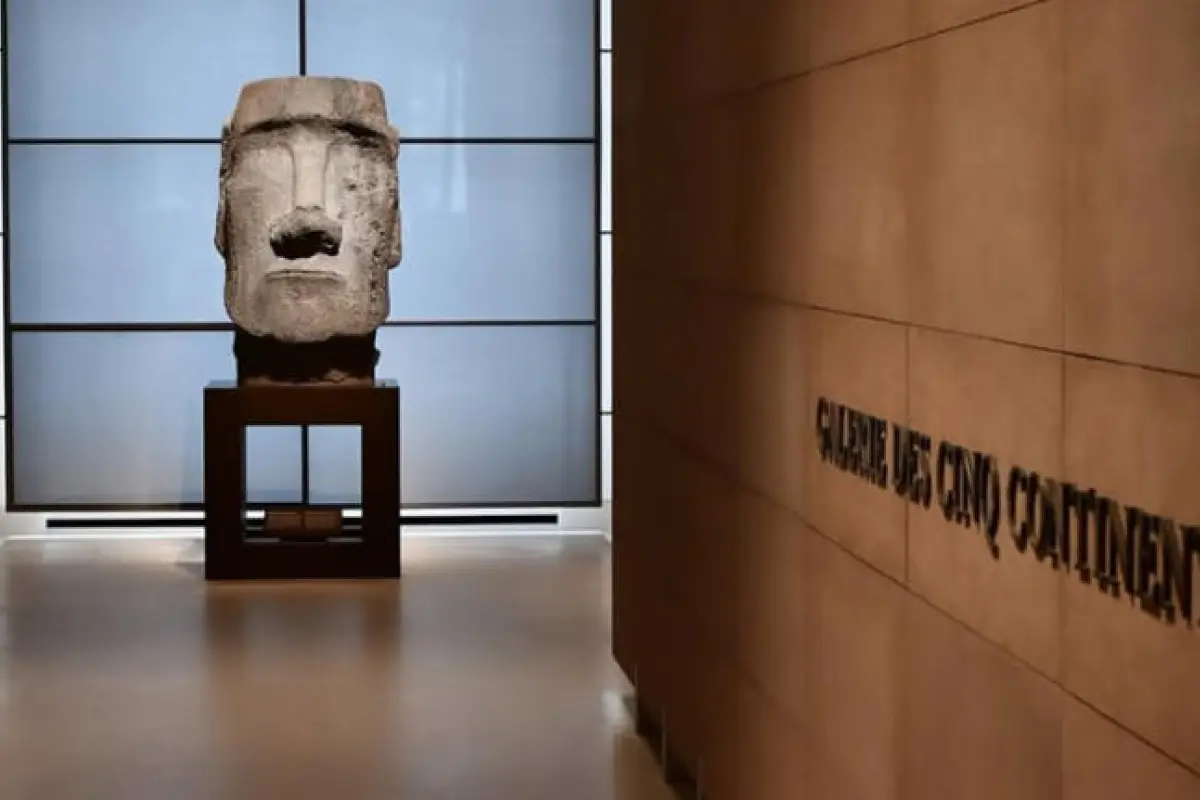 Moai en el museo de Louvre, Paris, @museelouvre