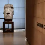 Moai en el museo de Louvre, Paris, @museelouvre