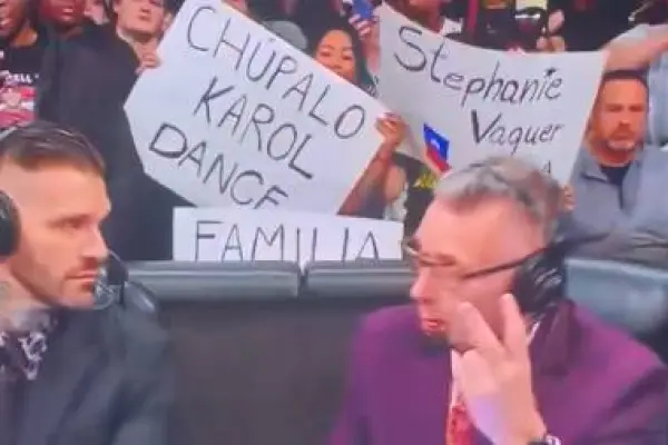 Cartel de la WWE dedicado a Karol Lucero ,Captura de pantalla 