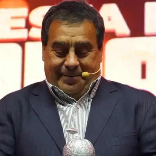 Dino Gordillo  ,Redes sociales | Referencial