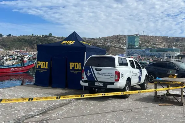 La mujer fue rescatada por pescadores de la zona ,red X