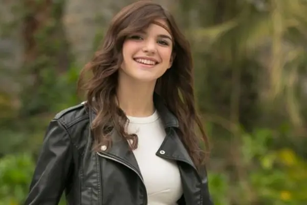 Chiara Gispo represente a Italia ,red X