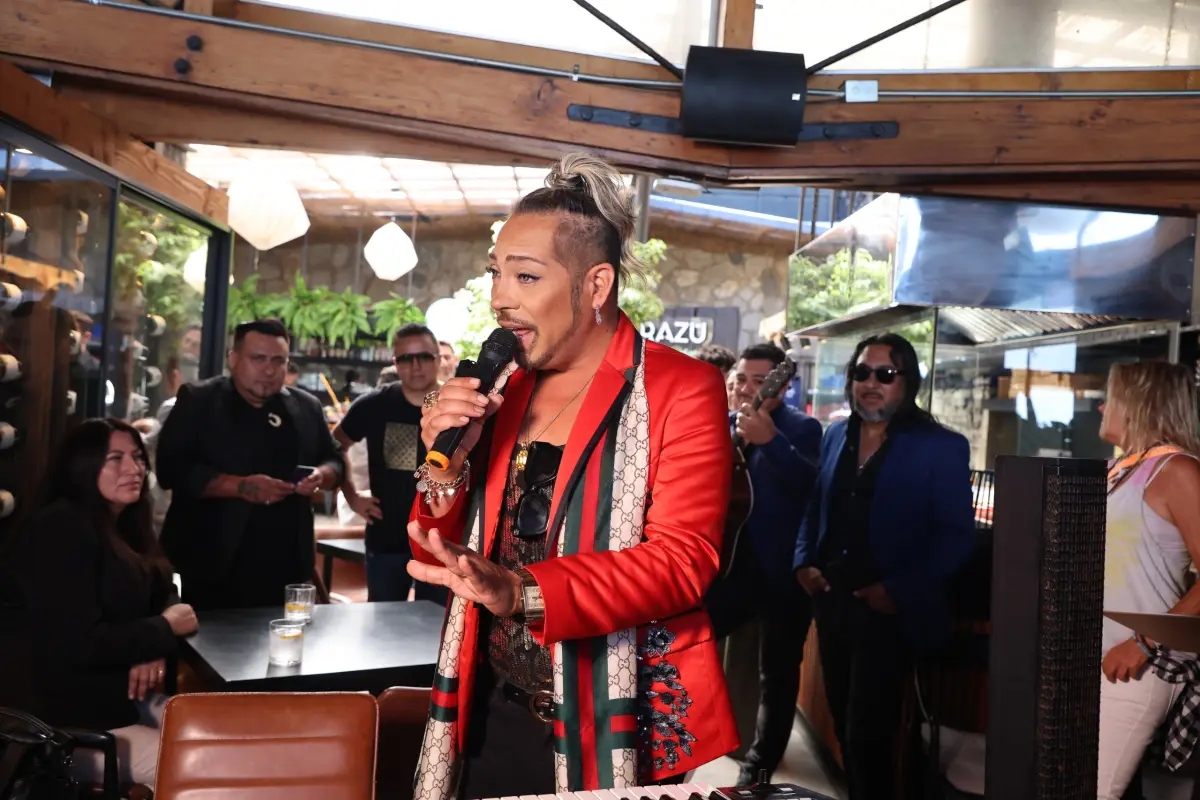 Alexis Salinas en el lanzamiento del Festival de la Canción Cebolla, Juan Pablo Carmona