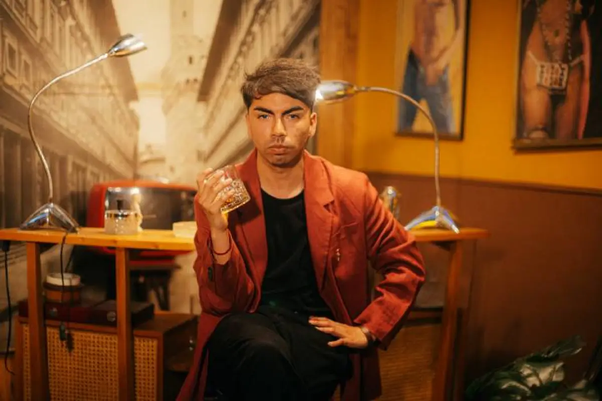 Chico de Neón , Redes sociales | Referencial