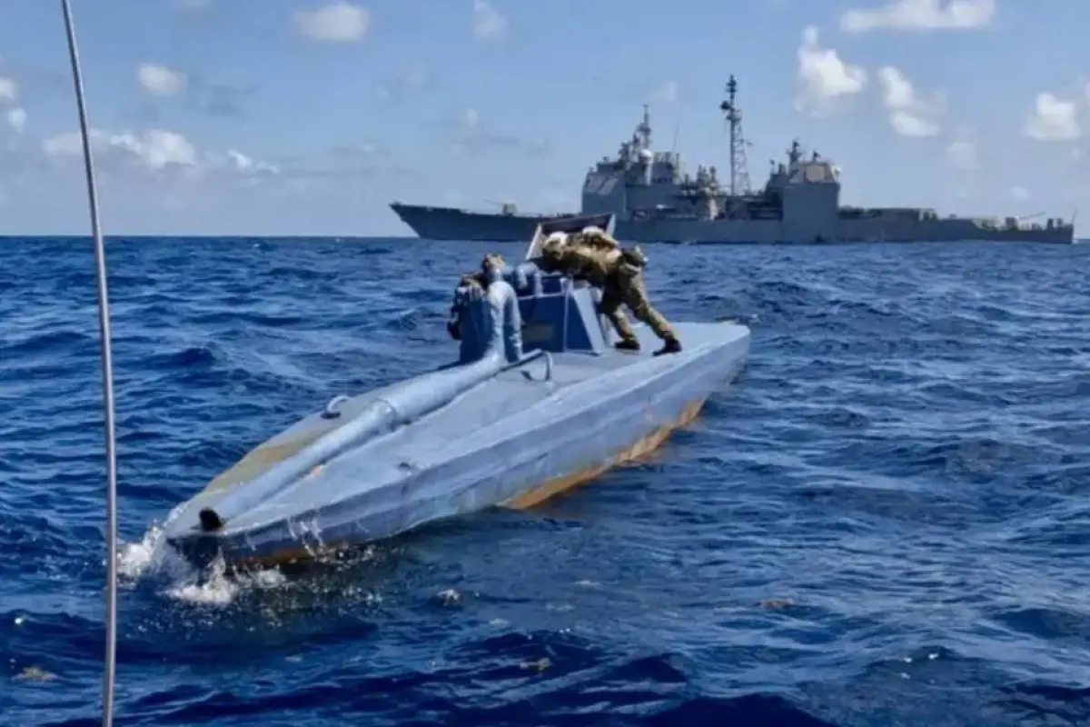 Detienen submarino que traslabada droga, Cedida