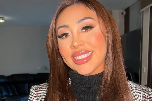 Naya Fácil ,Instagram