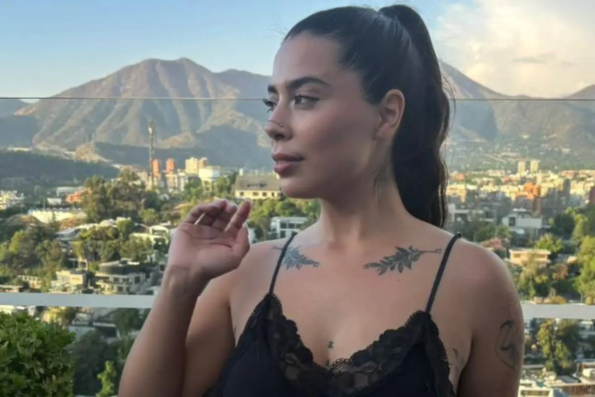 Karen Brunette, Cedida