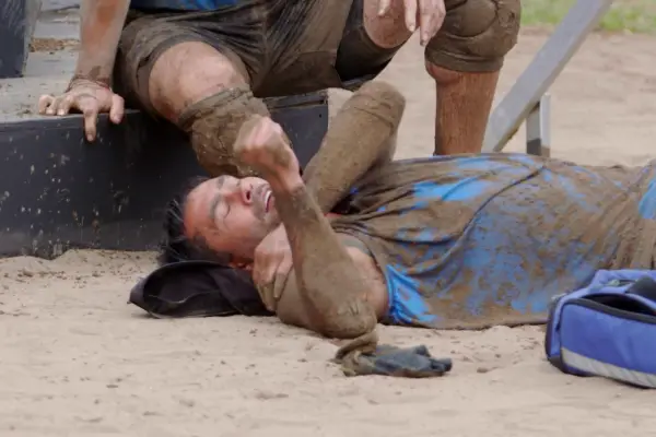 Luis Jiménez sufrió fuerte lesión en ''Mundos Opuestos'' ,Cedida | Mundos Opuestos