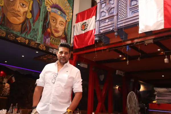 Daniel Ferris ,La Hora