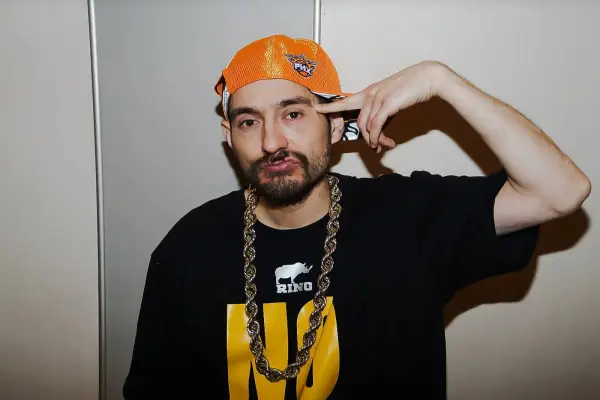 Lenwa Dura, de Tiro de Gracia ,Redes sociales | Referencial