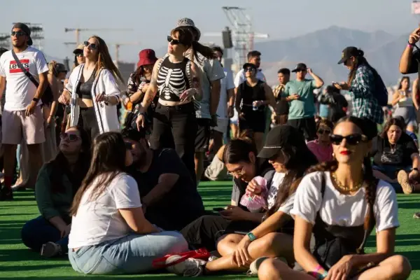 Reconocida expareja de la TV fue vista en el Lollapalooza ,Redes sociales | Referencial