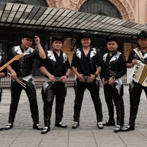 Zúmbale Primo  ,Redes sociales | Referencial