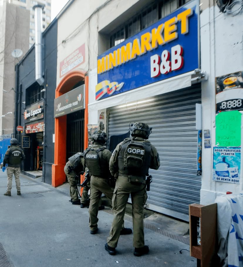 Carabineros de Chile en allanamiento  - Captura de redes sociales 