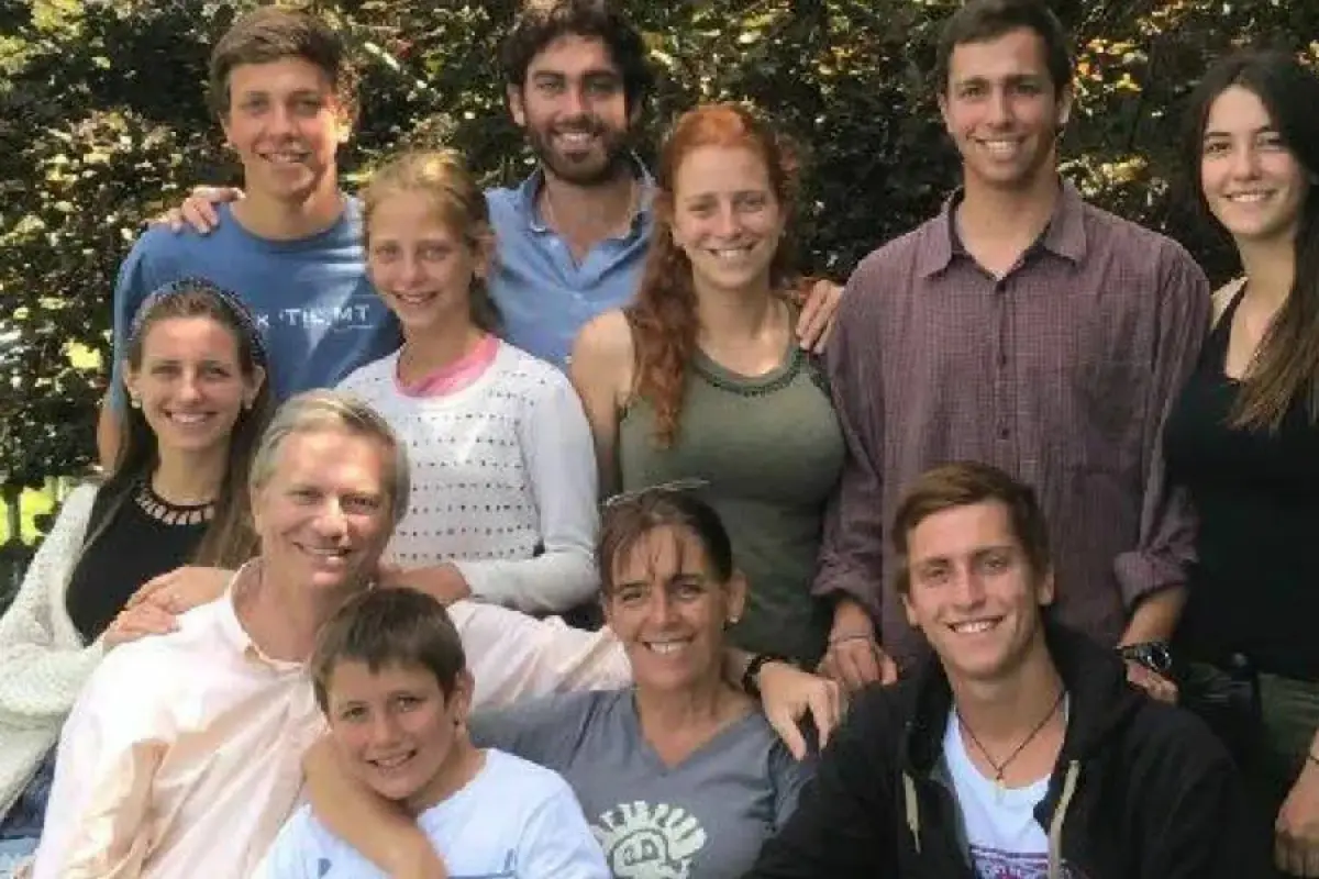 ¿Quiénes son y a qué se dedican los 9 nueve hijos de José Antonio Kast?, Redes sociales | Referencial