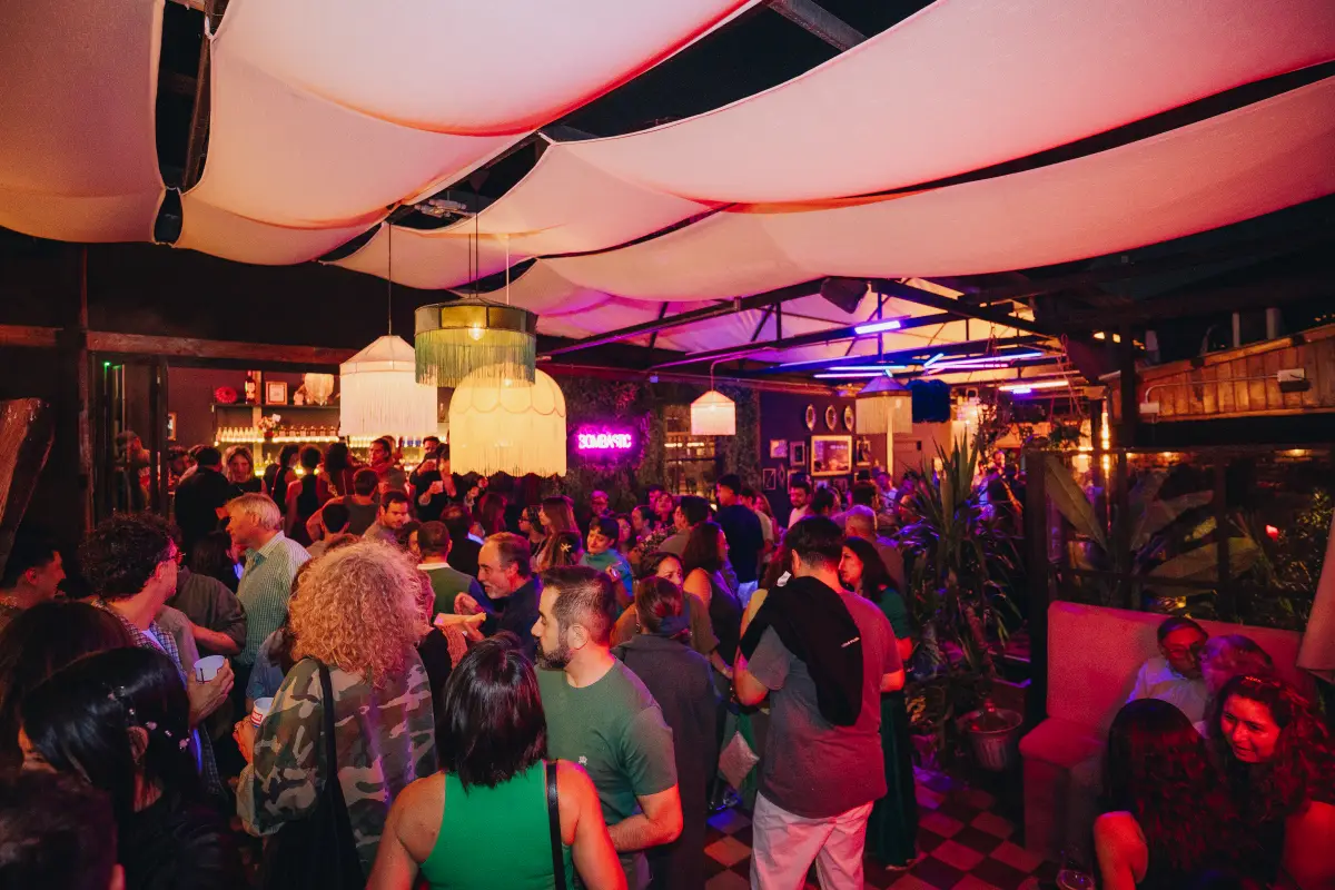 Javiera Acevedo y La Jueza se robaron las miradas en aniversario de Siam Thai , Cedida