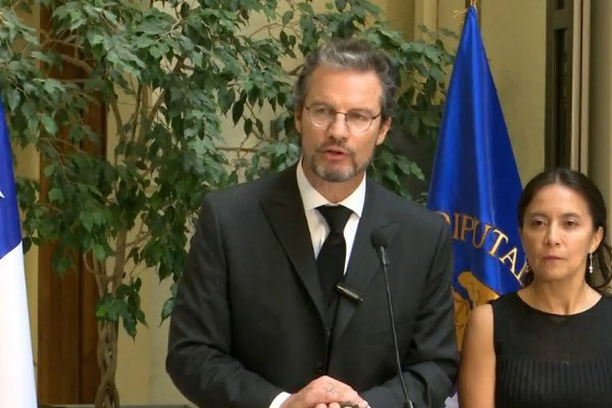 Diputado Cristián Contreras (Dr. File), Redes sociales | Referencial