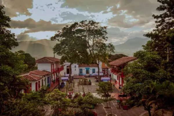 Working Holiday desde Chile: cómo protegerte cuando vives y trabajas en el extranjero ,Cedida