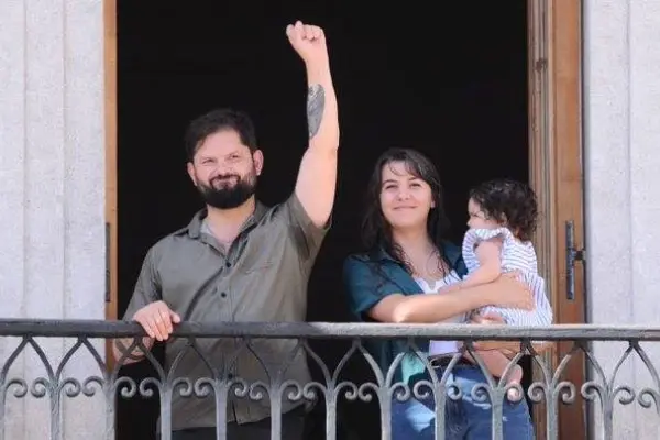 Presidente Boric junto a su familia ,Redes sociales