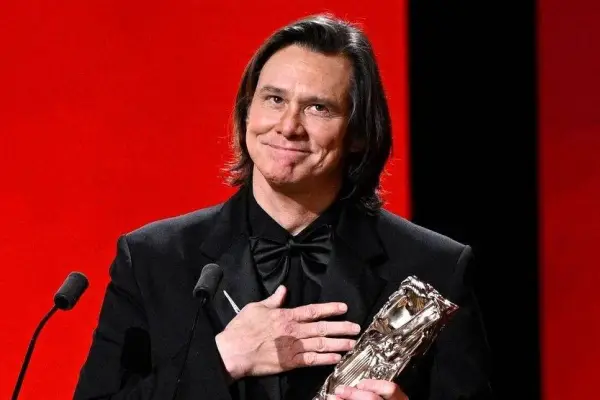 Jim Carrey recibiendo premios Cesar 2026 ,Google