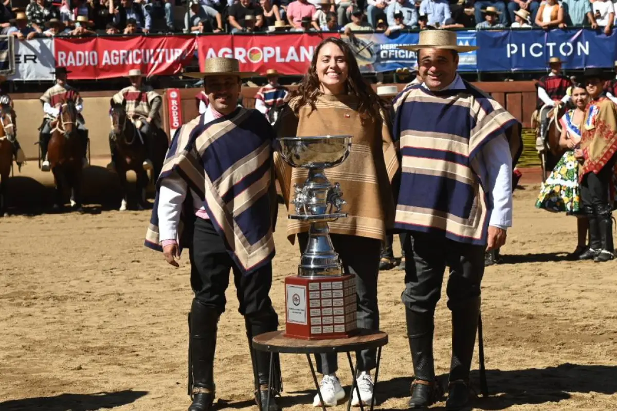 Natalia Duco en Medialuna de Rancagua, El Dínamo