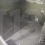 Rojas Vade ingresando a un minimarket, Captura