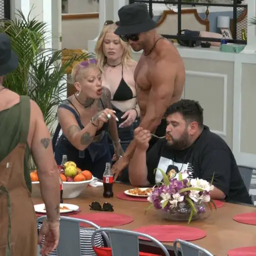 Otakin y Furia en El Internado ,Cedida - Mega