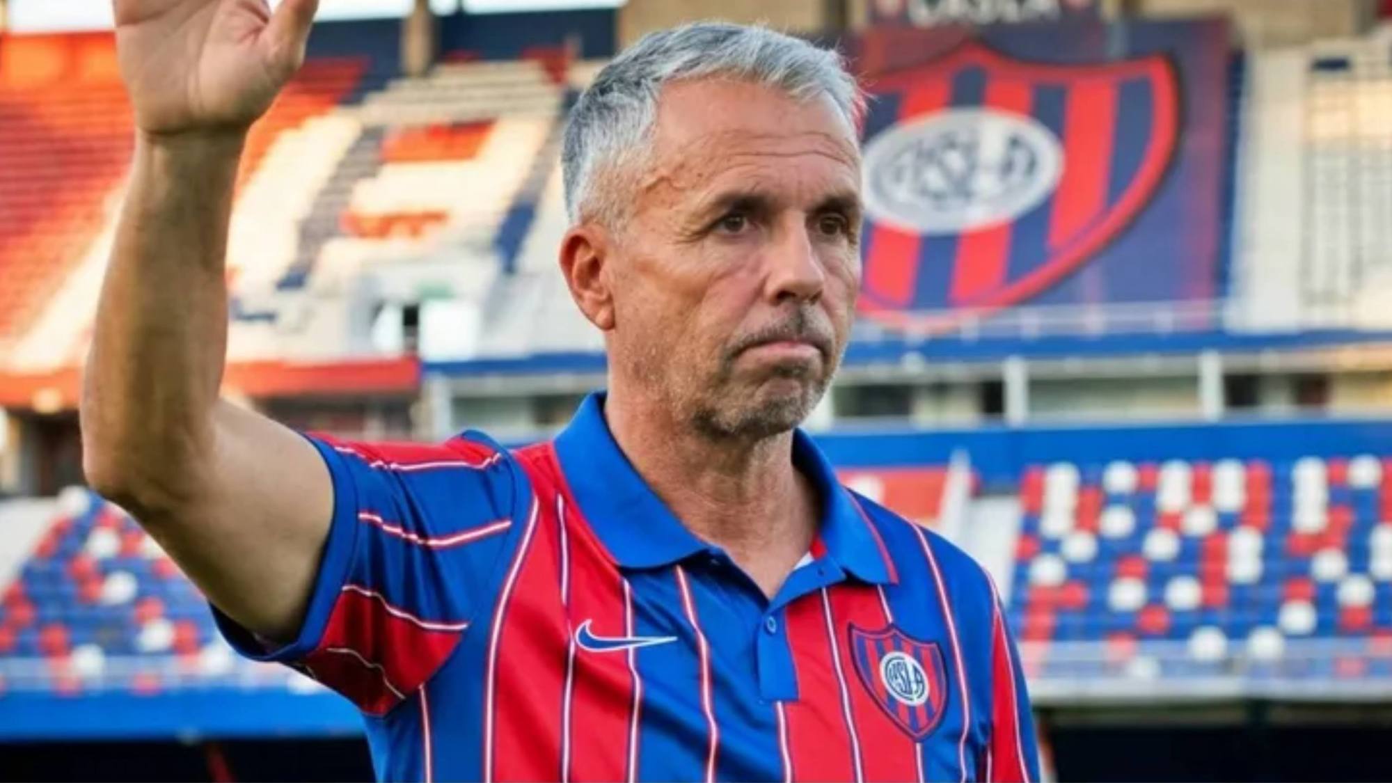 Gustavo Álvarez vuelve a dirigir después de la U: es oficializado como nuevo DT de San Lorenzo