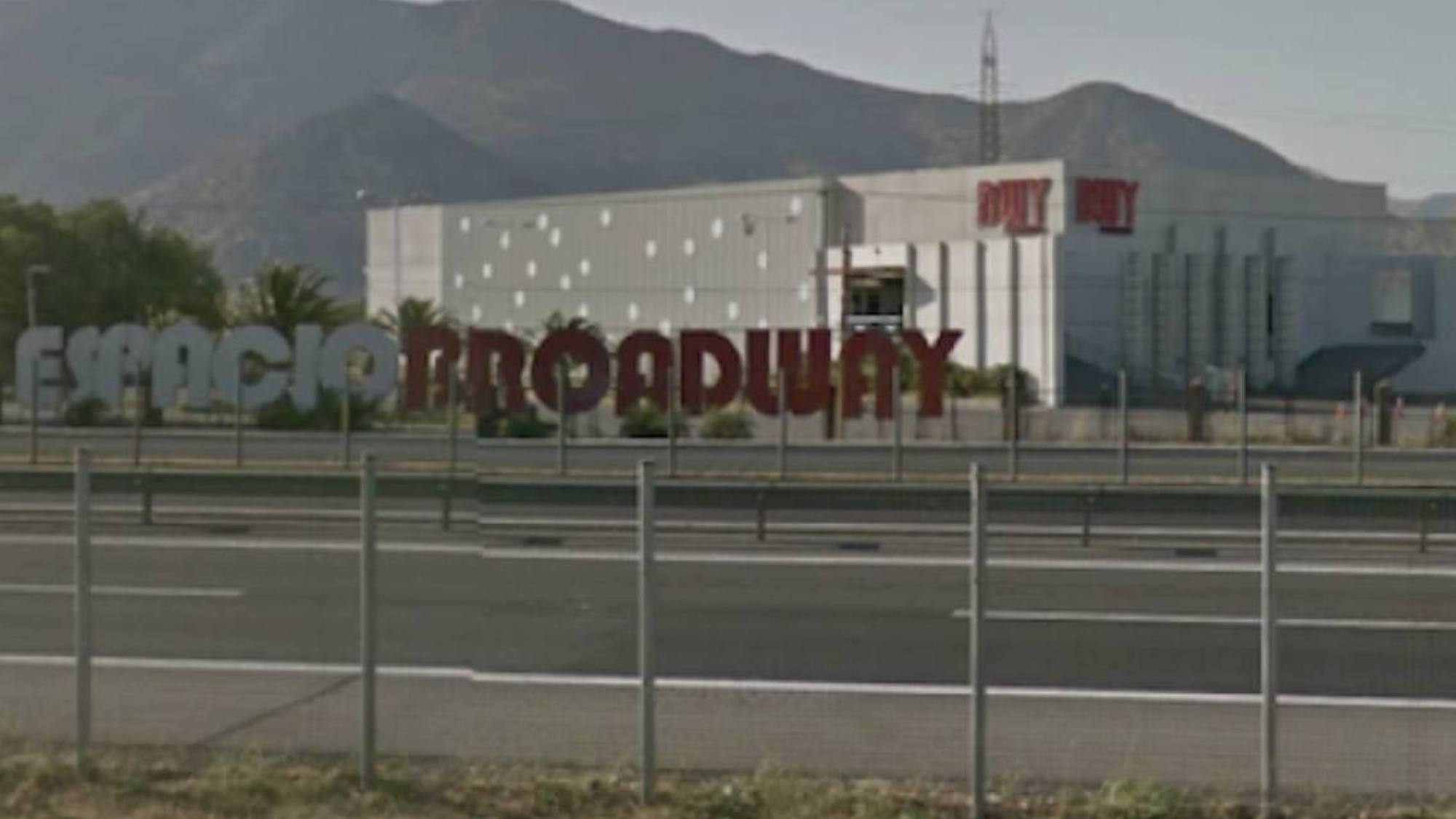 Propietarios denuncian que arrendatarios de ex Espacio Broadway se fueron dejando problemas en instalaciones