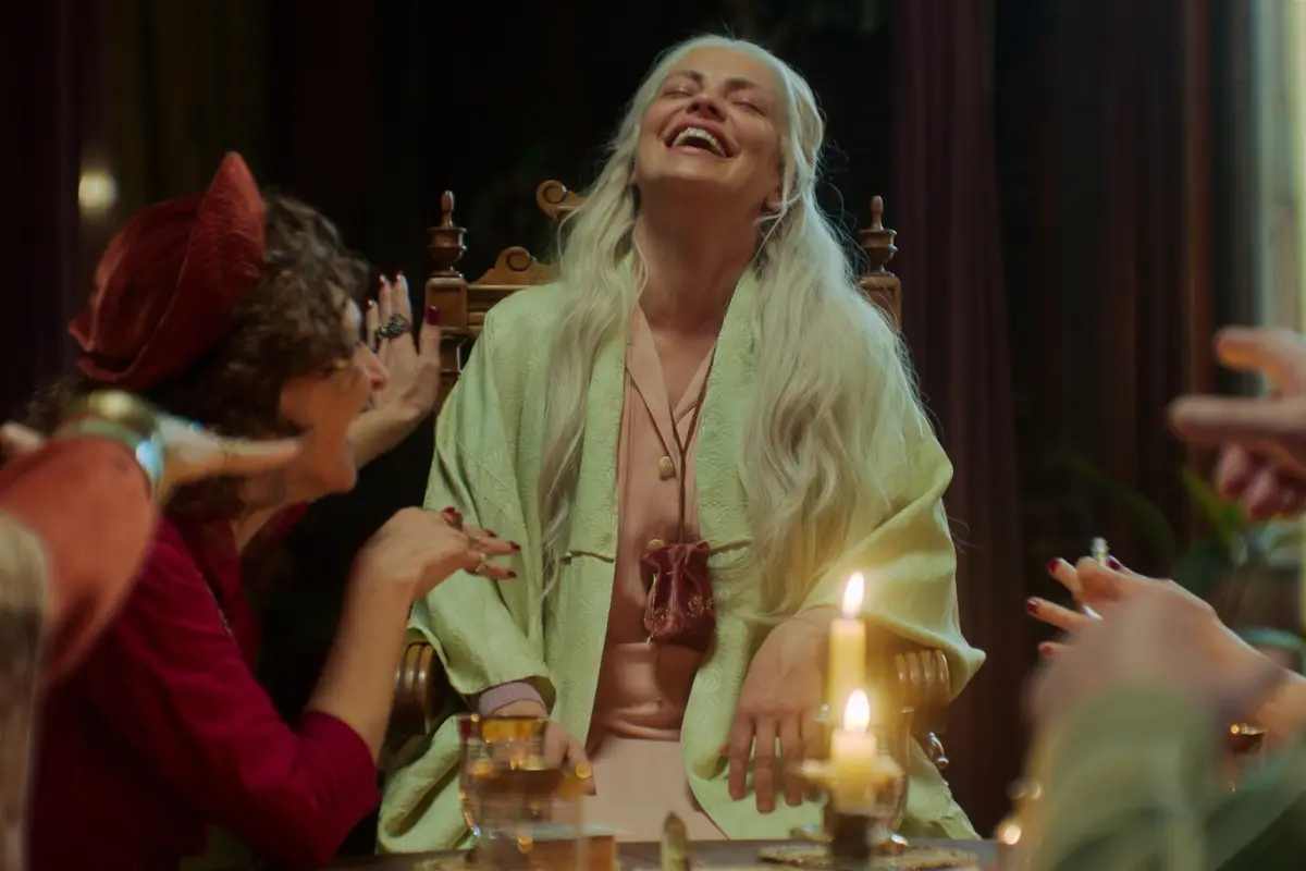 Dolores Fonzi, Cedida