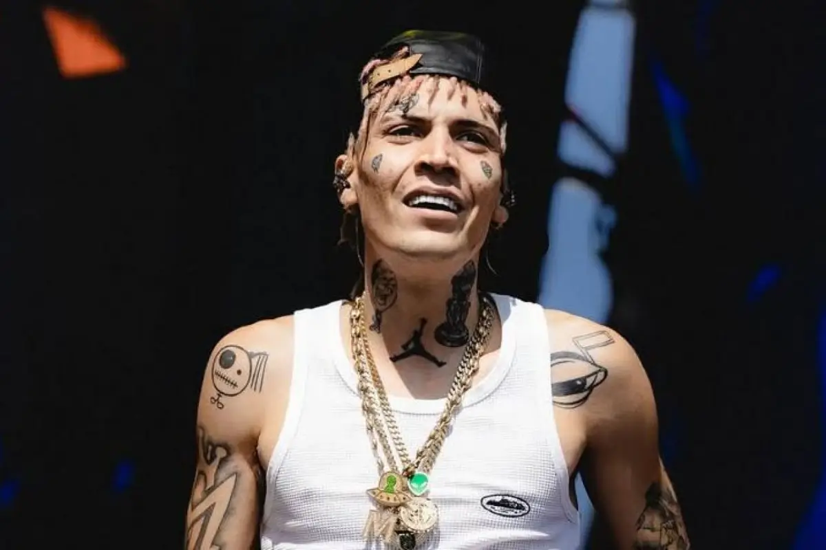 Marcianeke sufre el robo de su vehículo  ,Redes sociales | Referencial