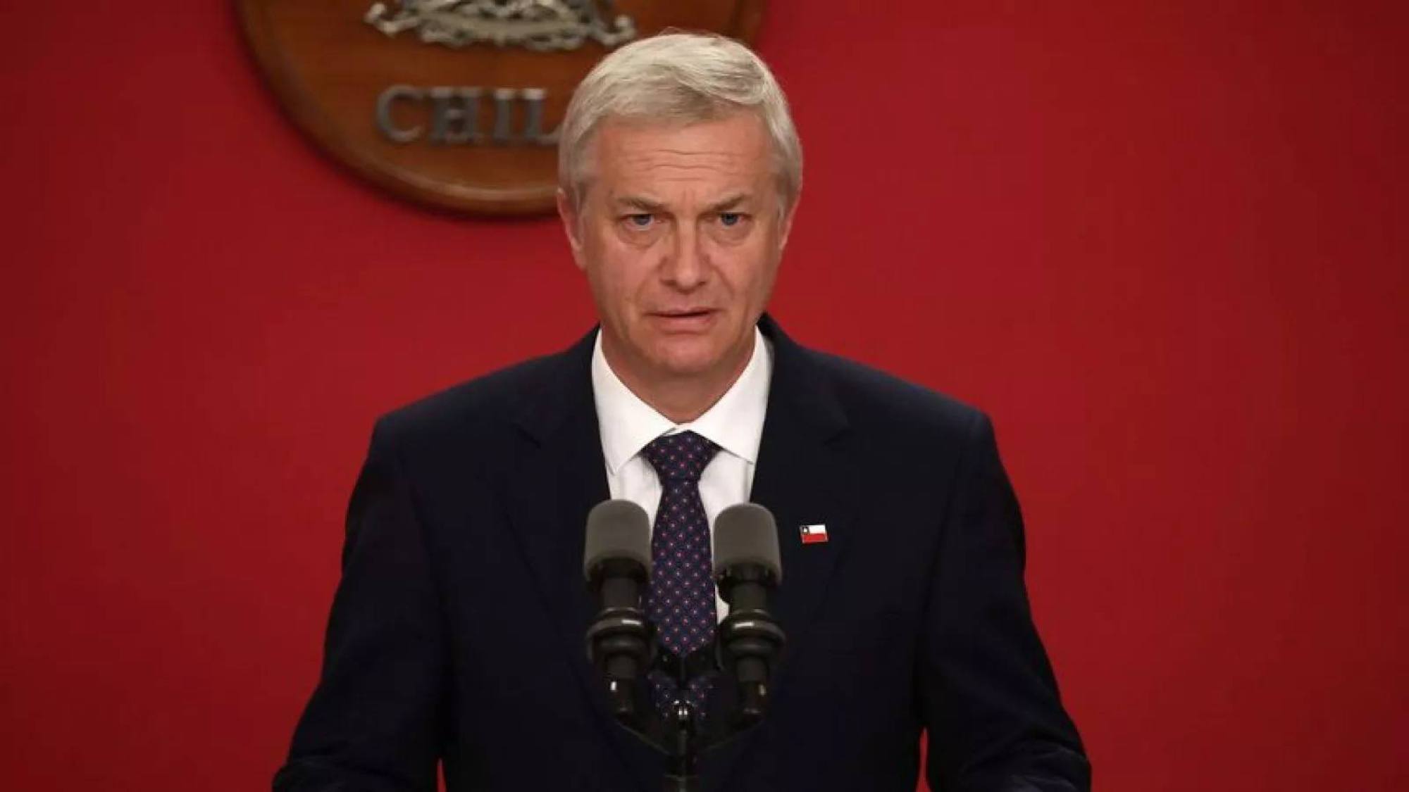 ¿Almuerzo con excompañeros le pasó la cuenta?: Respaldo a Kast sigue a la baja y desaprobación sube con fuerza