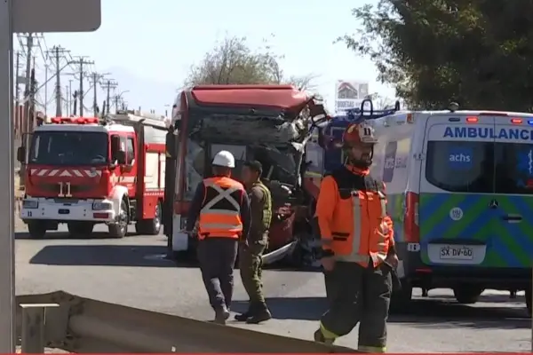 Choque entre micro y camión en Pudahuel ,Captura de pantalla - Mega