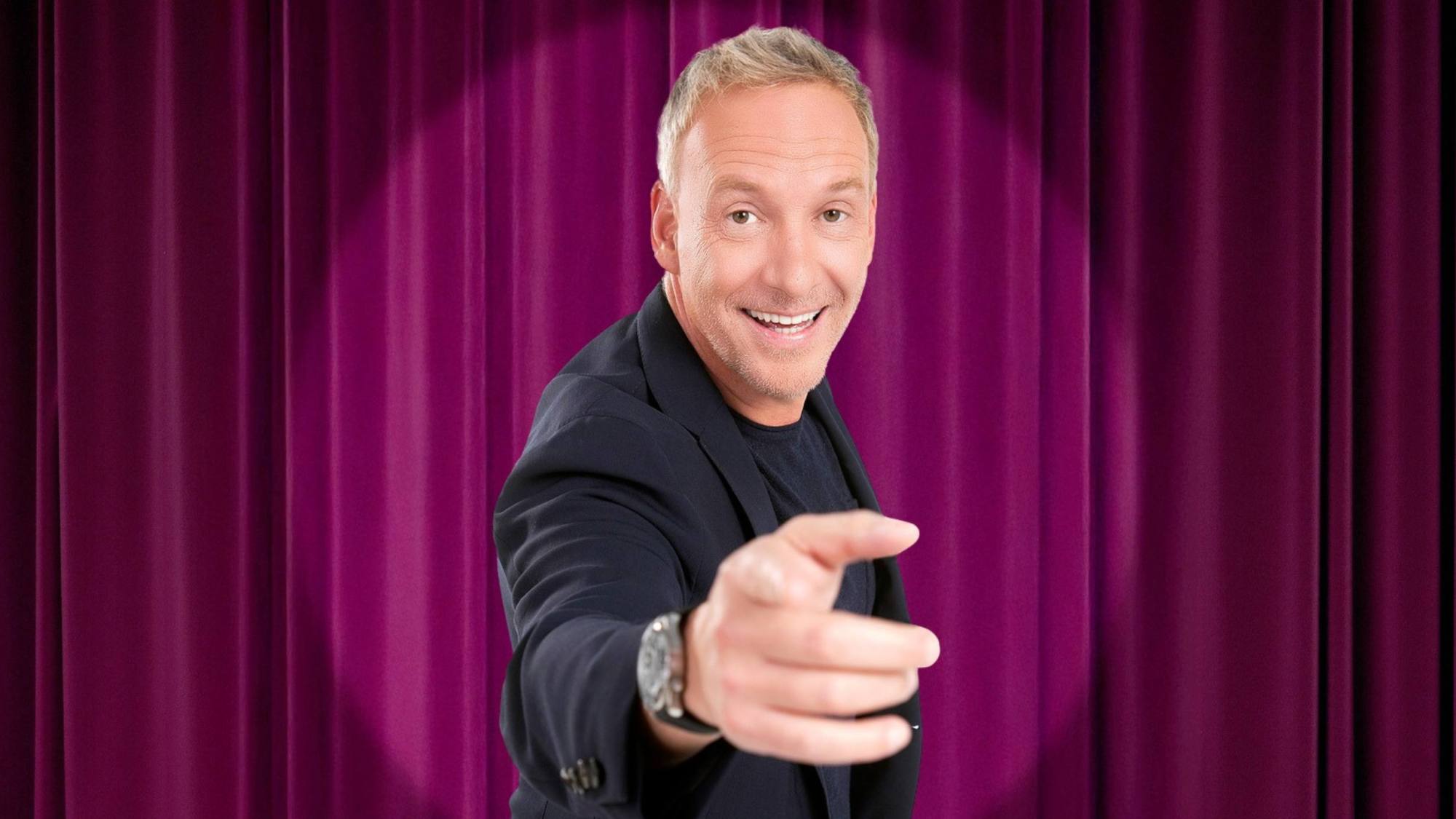 “Es muy distinto a lo que me ha tocado hacer en televisión”: Martín Cárcamo adelanta lo que será el nuevo programa de humor del 13