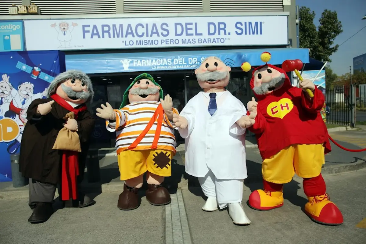 Farmacias del Dr. Simi lanza “Jueves de Bondad”, La Hora