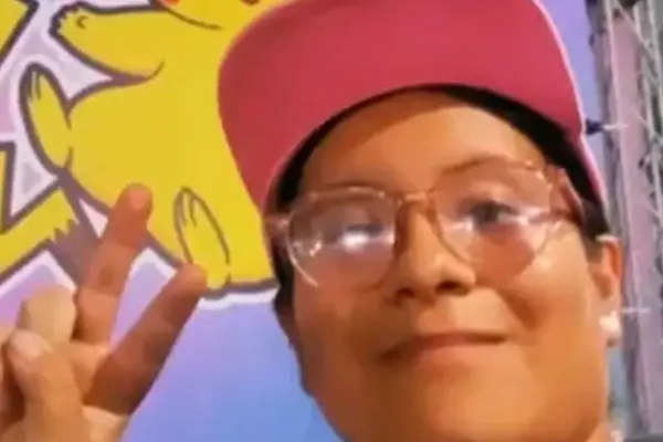 Camila es vendedora y compradora de cartas Pokémon ,Captura