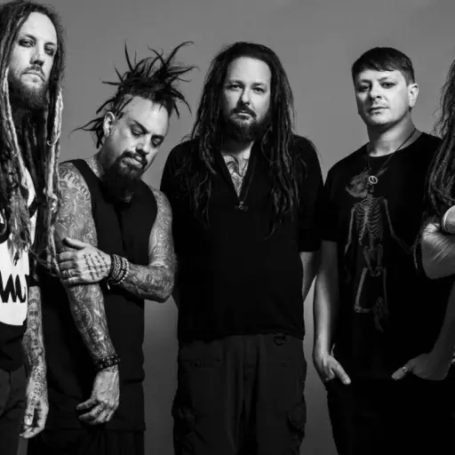 Korn    ,Redes sociales | Referencial