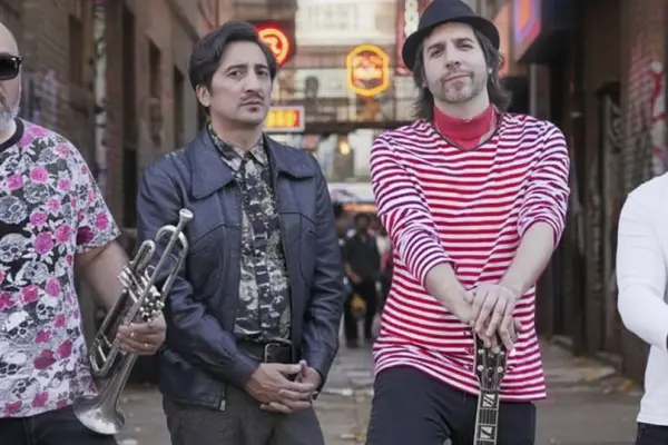 Los Gatos Fantasmas  ,Cedida