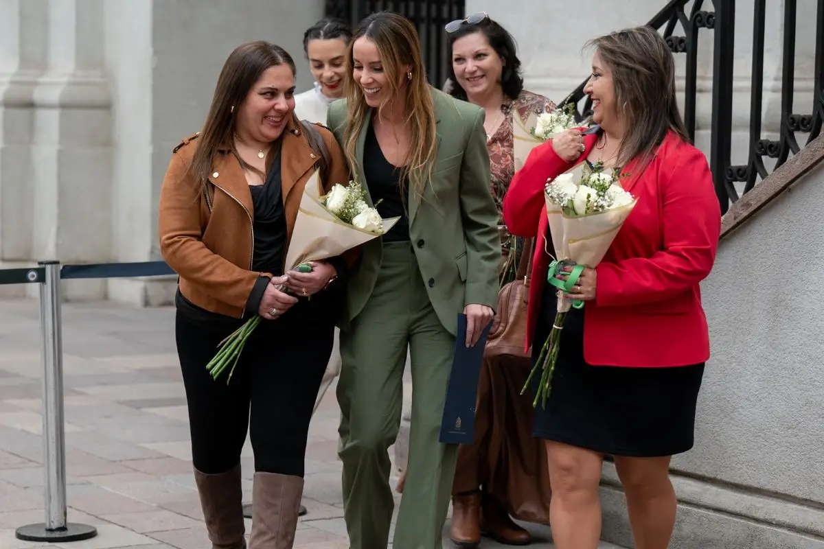 Mara Sedini y familiares de carabineros, Cedida