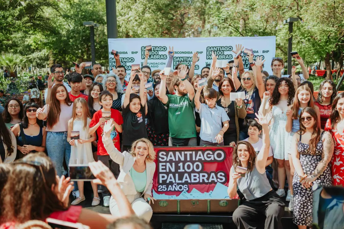 Santiago en 100 Palabras , Cedida