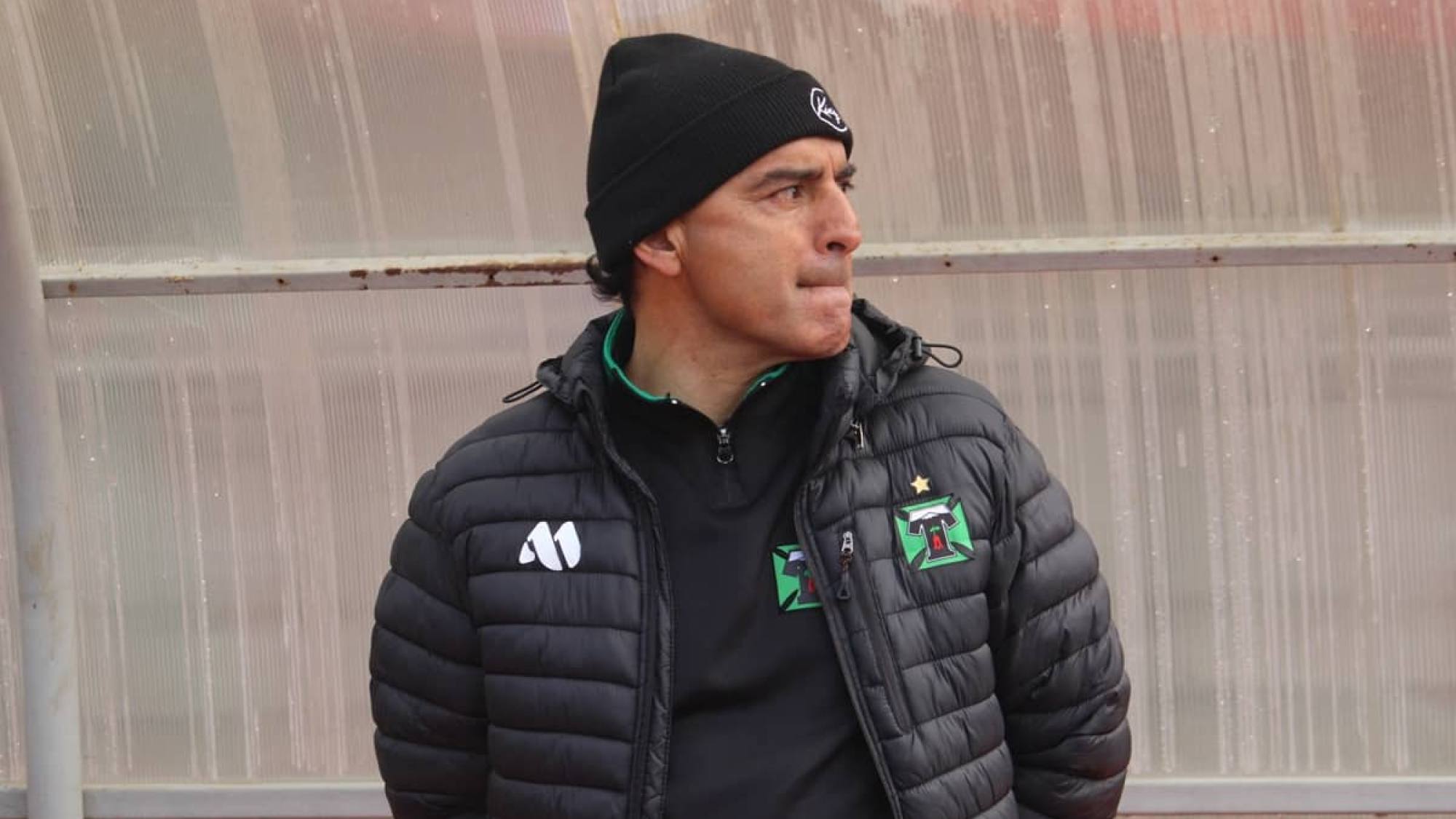 Aseguran que Esteban Valencia se ha ausentado de partidos de Deportes Temuco Femenino por “labores religiosas”