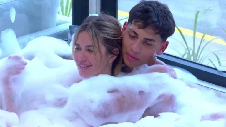 Laura Prieto junto a Bimza en baño de espuma  - LUN