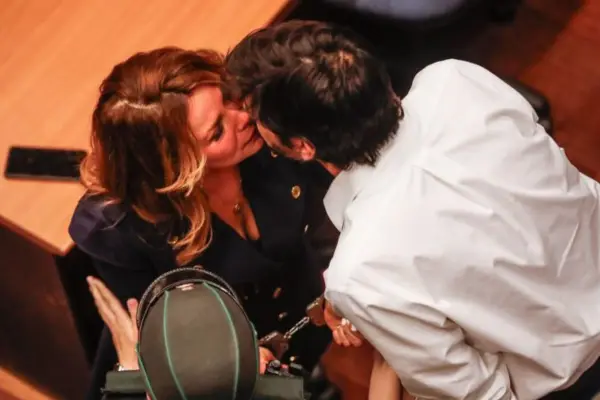 Cathy Barriga respalda a su marido ,Cedida
