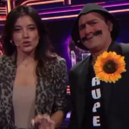 Yamila Reyna junto a Ruperto en Chilevisión ,Captura