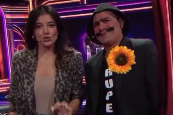 Yamila Reyna junto a Ruperto en Chilevisión ,Captura