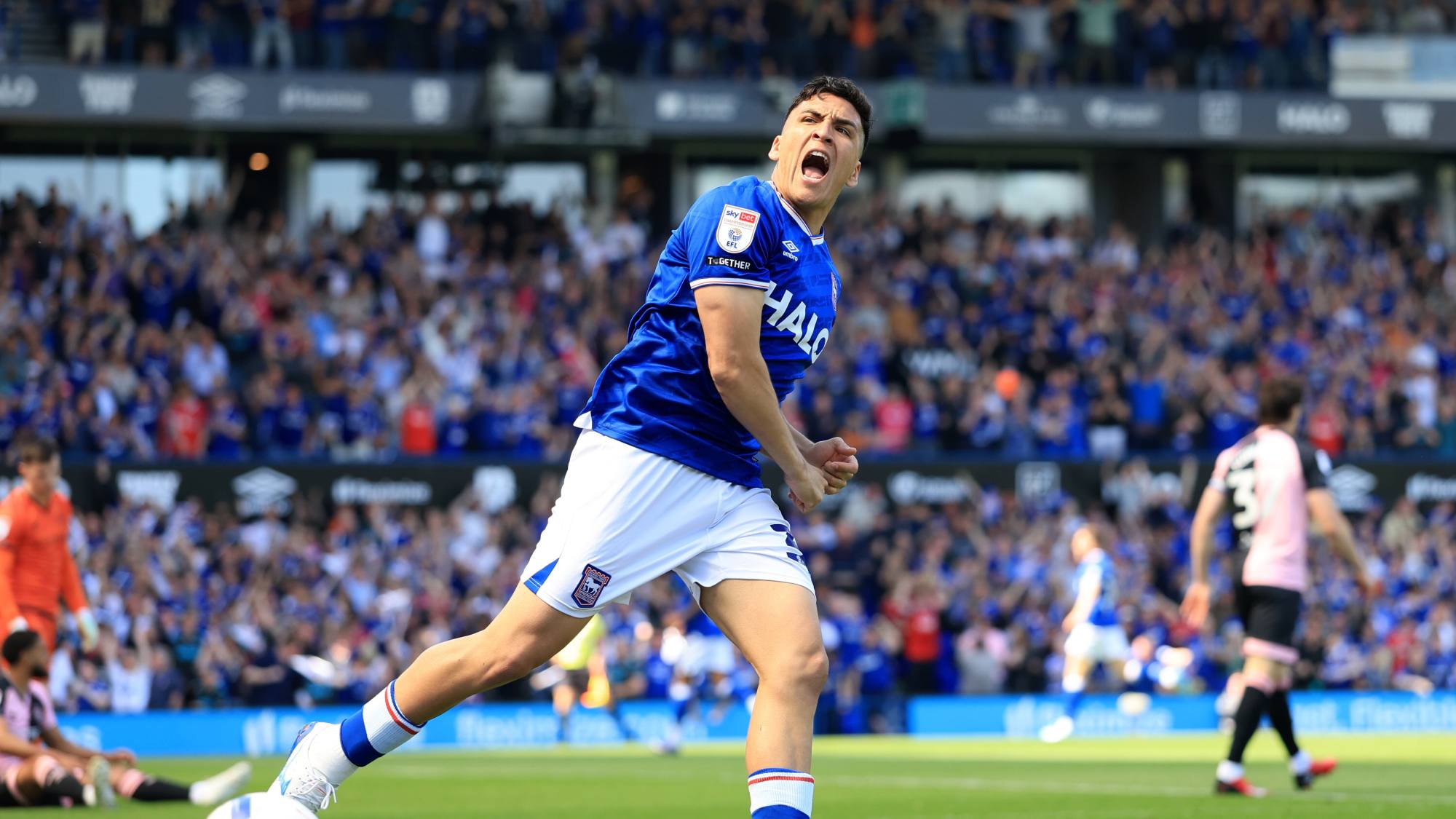 Marcelino Núñez logró el ascenso a la Premier League con el Ipswich: celebró junto a Ed Sheeran