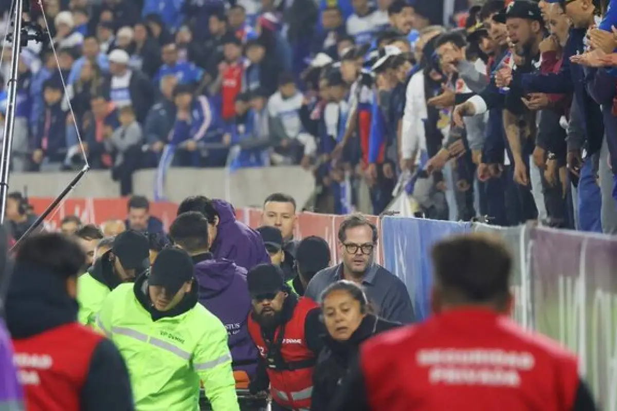 El Claro Arena vivió una emergencia médica, La Tercera