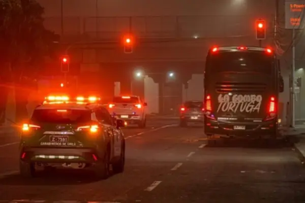 El bus que trasladaba a \