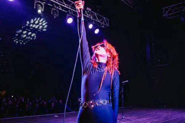 Anna Catalina debuta como solista ,Instagram - @annacatalinamusica