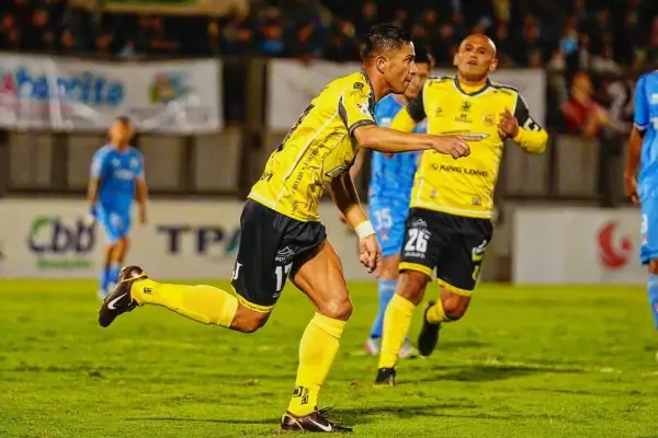 Felipe Flores y Humberto Suazo ,Redes sociales
